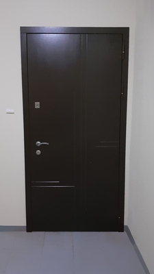 Дверь в квартиру, фото снаружи (м-н Сходня, пер. Чапаевский 2-й, 8) Дверь в квартиру, фото снаружи (м-н Сходня, пер. Чапаевский 2-й, 8)