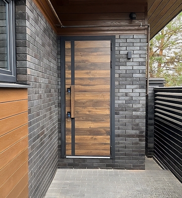 Шпонированная входная дверь